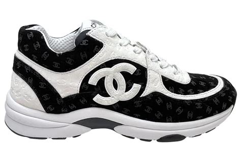 chanel cc embossed logo